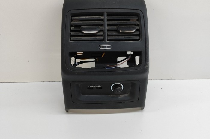Gura de ventilație consola centrală AUDI A5 F53 2024 OEM: 8W0864376,8W0863324A 30332707