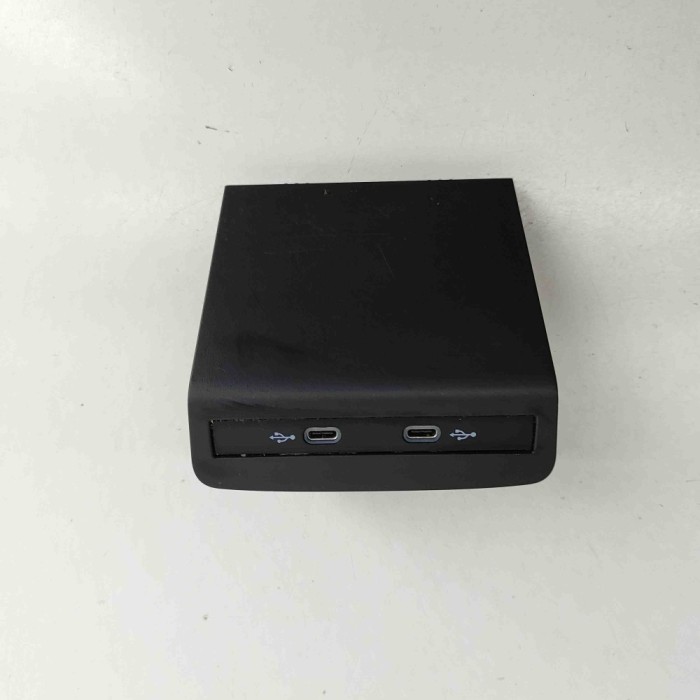 USB VW ID.3 E11 2022 OEM: 5NA035736 | 27875085