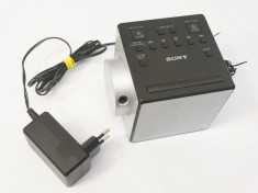 SONY ICF-C1PJ radio ceas digital desteptator cu proiector ora foto