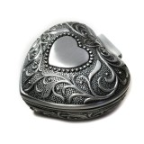 Cumpara ieftin Cutie Bijuterii Antimoniu Argintie Florala Watchbox, Catifea Neagra, 8cm, Caseta Vintage Inimă