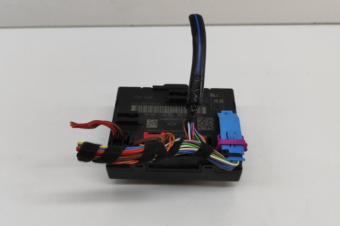 Modul de control ușă dreapta față VW GOLF VII 5G1, BQ1, BE1, BE2 2015 OEM: 5Q0959593E,5Q0959593B,P10125480 | 28827285