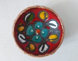 Farfurie ceramica mica, semnata pe fata MERAN (prin zgrafitare), 9cm diametru x 4cm inaltime