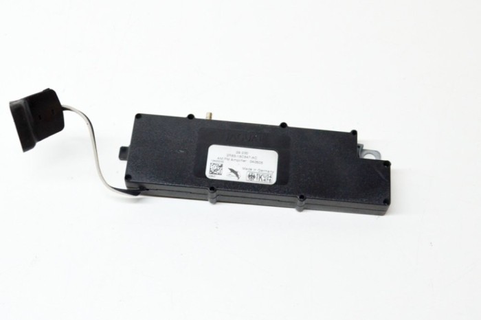 Amplificator de antena JAGUAR S-TYPE X200 2005 OEM: 2R83-18C847-AC 13861608