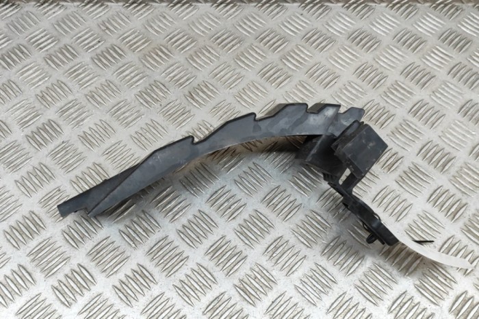 Suport bara de protecție st&acirc;nga spate JAGUAR F-PACE X761 2020 OEM: HK83-17A882-AD 24587143