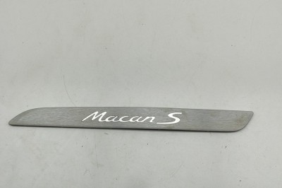Ornament prag st&amp;acirc;nga față PORSCHE MACAN DKN 2021 OEM: 95B853467AA | 31539531 foto