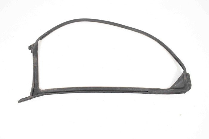 Garnitura ușă st&acirc;nga spate TESLA MODEL S 2016 OEM: TMSP-Z05L1