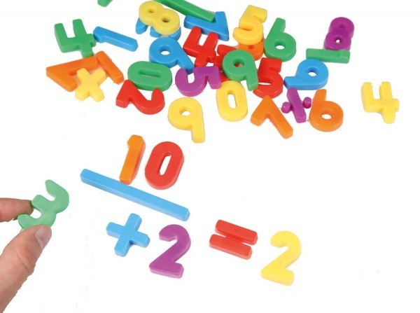 Set cifre si semne matematice magnetice Lena multicolore 36 piese 3 cm lungime