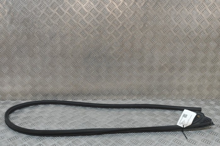 Garnitura ușă dreapta față TESLA MODEL Y 2023 OEM: 1497678-00-B | 28882913