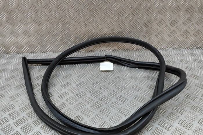 Garnitura ușă st&acirc;nga față LEXUS UX _AA1_, _AH1_, _MA1_ 2020 OEM: 67862-76020 | 28076340