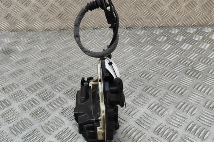 &Icirc;ncuietoare ușă st&acirc;nga spate VW GOLF VII 5G1, BQ1, BE1, BE2 2016 OEM: 5K4839015Q 26606750
