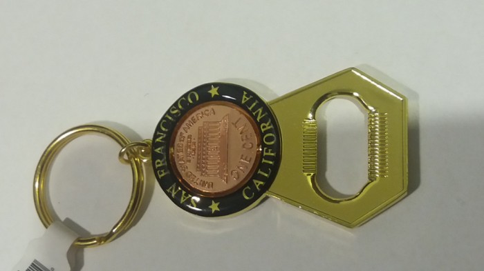 D8 2 - Breloc - tematica turism si numismatica