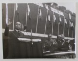 PALMIRO TOGLIATTI , LA TRIBUNA CONGRESULUI AL VIII - LEA AL P.C.I. , APLAUDAND , FOTOGRAFIE , 1956