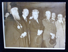 PATRIARHUL MIRON CRISTEA IN FATA CATAFALCULUI MARESALULUI AVERESCU LA ATENEUL ROMAN , FOTOGRAFIE DE IOSIF BERMAN , MONOCROMA, DESTINATA ZIARULUI CUREN foto