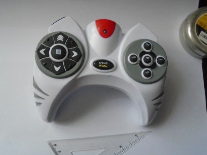 bnk jc WowWee Roboraptor - telecomanda- functionala