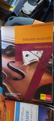 EDUCATIE MUZICAALA CLASA A VII A COMANITA , BADAU EDITURA ART KLETT foto