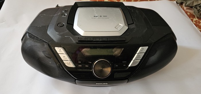CD PHILIPS RADIOCASETOFON MODEL AZB798T , NU FUNCTIONEAZA .