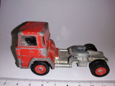 bnk jc Siku V 275 cap tractor Magirus foto