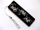 semn de carte cu flori albe 40679
