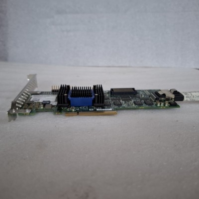 Controller RAID LSI MegaRAID SAS PCI-Express x8 cu port Mini-SAS foto