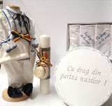 Cumpara ieftin Set Costum National Victoras 7, lumanare , trusou si cutie botez traditional, Ie Traditionala