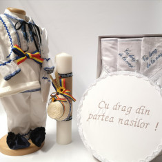Set Costum National Victoras 7, lumanare , trusou si cutie botez traditional