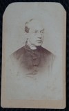 Fotografie tip CDV, Barbat cu nochelari, inceput de secol XX