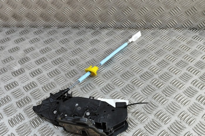 &Icirc;ncuietoare ușă st&acirc;nga față BMW 3 G20, G28 2024 OEM: 7445051 30738964