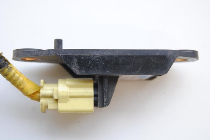 Senzor de impact st&acirc;nga spate HONDA ACCORD VII CL, CN 2006 OEM: 77970-SEF-C811-M1 1767663