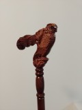 Superb baston m&acirc;ner cap de bufnita din lemn masiv sculptat integral manual ,piesa deosebita ideala decor,cadou sau folosina