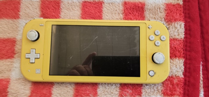 NINTENDO SWITCH HDH-001 , NU STIU DACA FUNCTIONEAZA !!