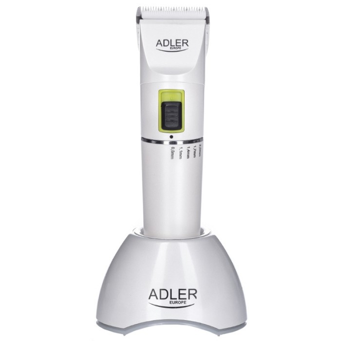 Aparat de Tuns Adler, acumulator pana la 5 ore, lama titan, 4 accesorii de tundere