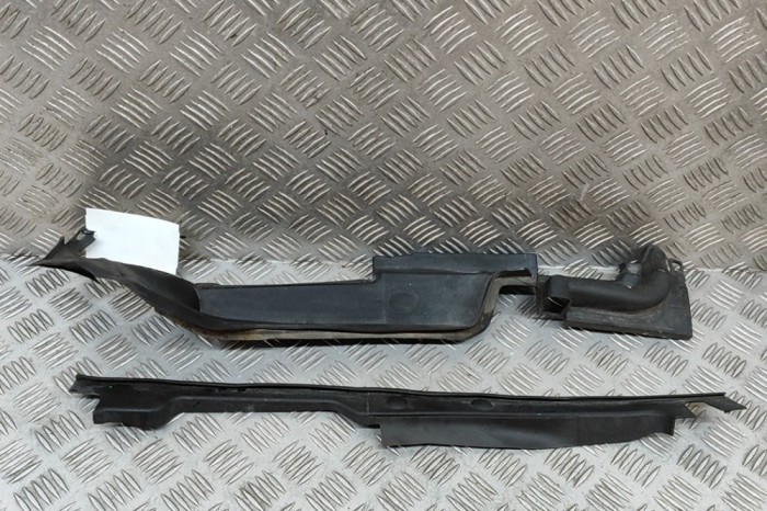 Aripa de plastic st&acirc;nga față AUDI A4 Allroad 8WH, B9 2017 OEM: 8W0821169C,8W0820581C | 28842210