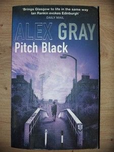 Pitch Black- Alex Gray foto