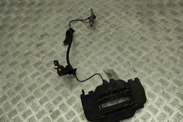 Etrier de fr&acirc;nă dreapta față TOYOTA HILUX VII Pick-up _N1_, _N2_, _N3_ 2016 OEM: Pick-up | 29062721