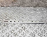 Ornament prag interior st&acirc;nga față PEUGEOT 2008 II 2021 OEM: 98326989RW
