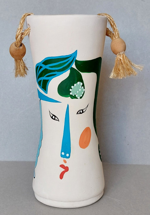 Cap de fetita - Vaza ceramica mata, lucrata si pictata manual in stil Picasso