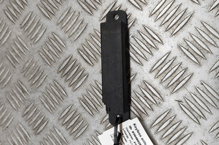 Antena Keyless Entry MERCEDES-BENZ S W222, V222, X222 2015 OEM: A1668200075 30480281