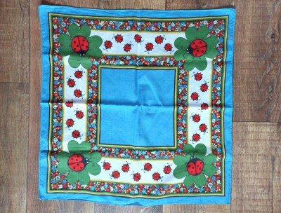 DD - Batic / esarfa copii, bumbac 100%, cu buburuze si flori, 49cmx48cm foto