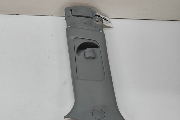 Ornament st&acirc;lp B st&acirc;nga MITSUBISHI LANCER VIII CY_A, CZ_A 2008 OEM: 7211A062 30427480