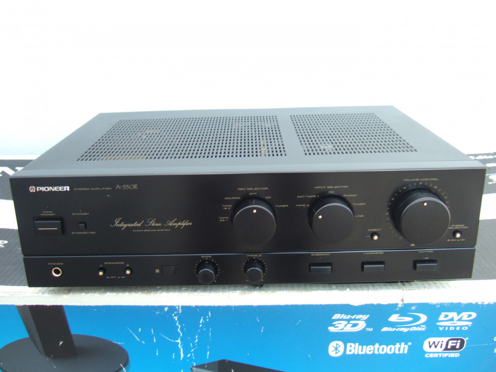 Pioneer A-550R . Amplificator Audio ., 81-120W | Okazii.ro