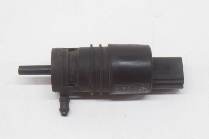Motor rezervor lichid de parbriz BMW 3 F30, F80 2013 OEM: 7302589,132640-11,3437380 12112262