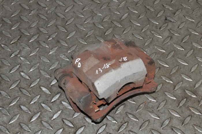 Etrier de fr&acirc;nă dreapta față TOYOTA PRIUS _W3_ 2011 11694734