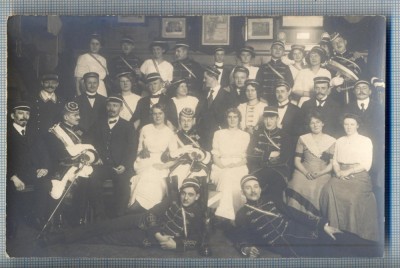 AX 267 CP VECHE - GRUP DE MILITARI SI DOAMNE IN TINUTA DE EPOCA foto