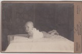 FOTOGRAFIE PE CARTON 14,5 cm.x10,5 cm. COPIL ATELIER FOTOGRAFIC H.LANG BRASOV