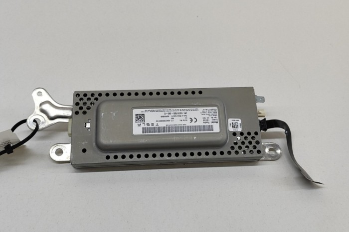 Alt modul de control TESLA MODEL 3 2022 OEM: 1079755-00-E 26243935