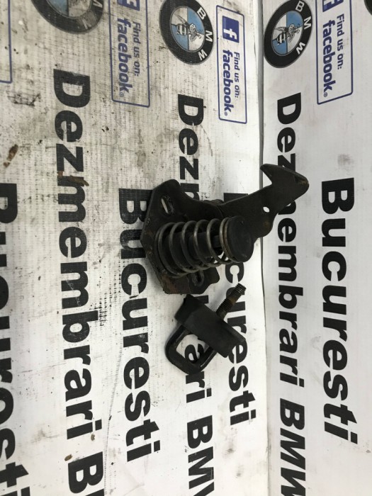 Inchidere capota,carlig capota original BMW seria 1 E81,E82,E87,E88