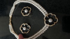 Set BIJUTERII dama-ELEGANT (colier+cercei) mărgele albe martisor