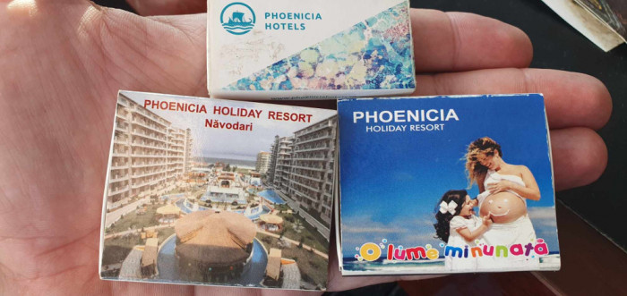Pentru colectionari, 3 cutii de chibrituri pline de la Phoenicia Holiday Resort