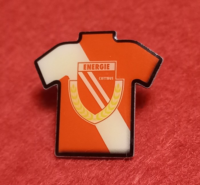 Insigna fotbal - ENERGIE COTTBUS (Germania)-produs nou