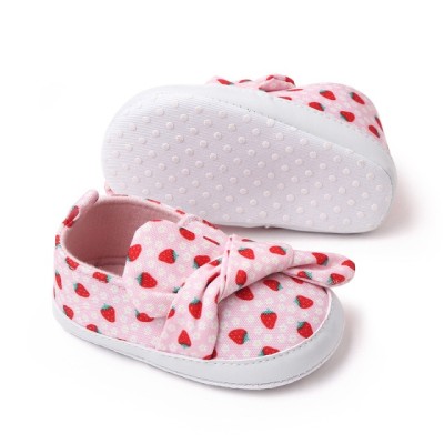 Pantofi pentru bebelusi cu imprimeu capsuni si fundita (Marime Disponibila: 6-9 foto